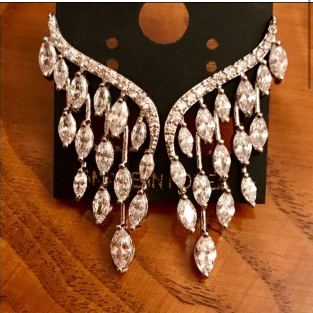 Sparkly angel wings dangle earrings